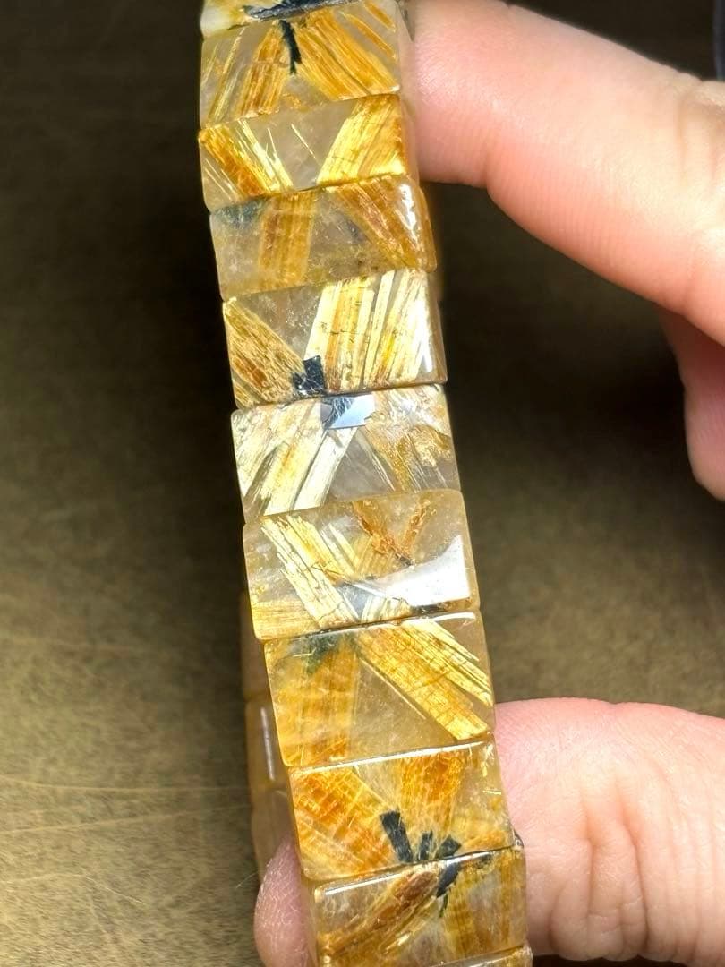 太陽放射タイチンルチル バングル ヘマタイト母岩入り 天然（新品未使用）高品質