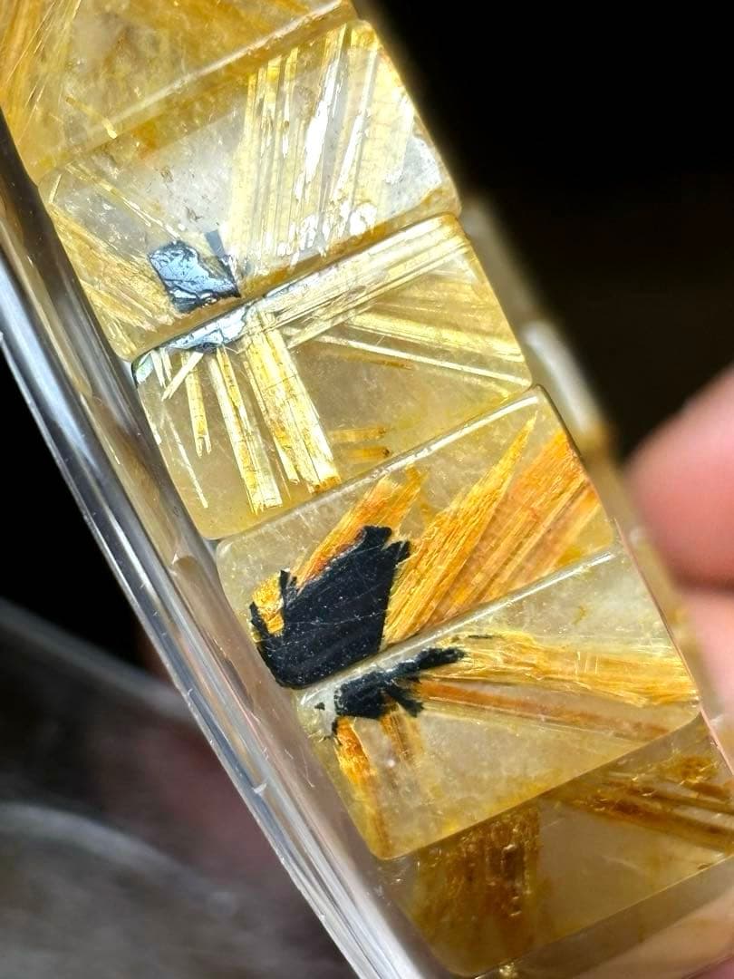 太陽放射タイチンルチル バングル ヘマタイト母岩入り 天然（新品未使用）高品質