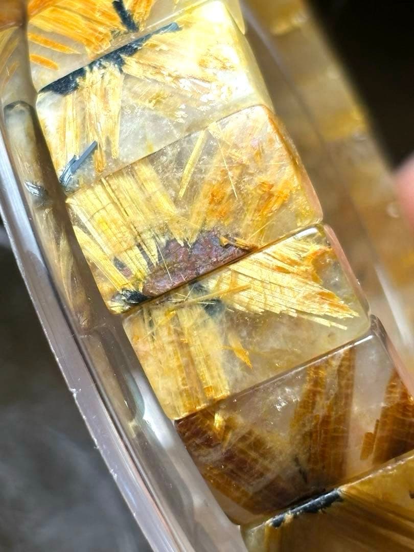 太陽放射タイチンルチル バングル ヘマタイト母岩入り 天然（新品未使用）高品質