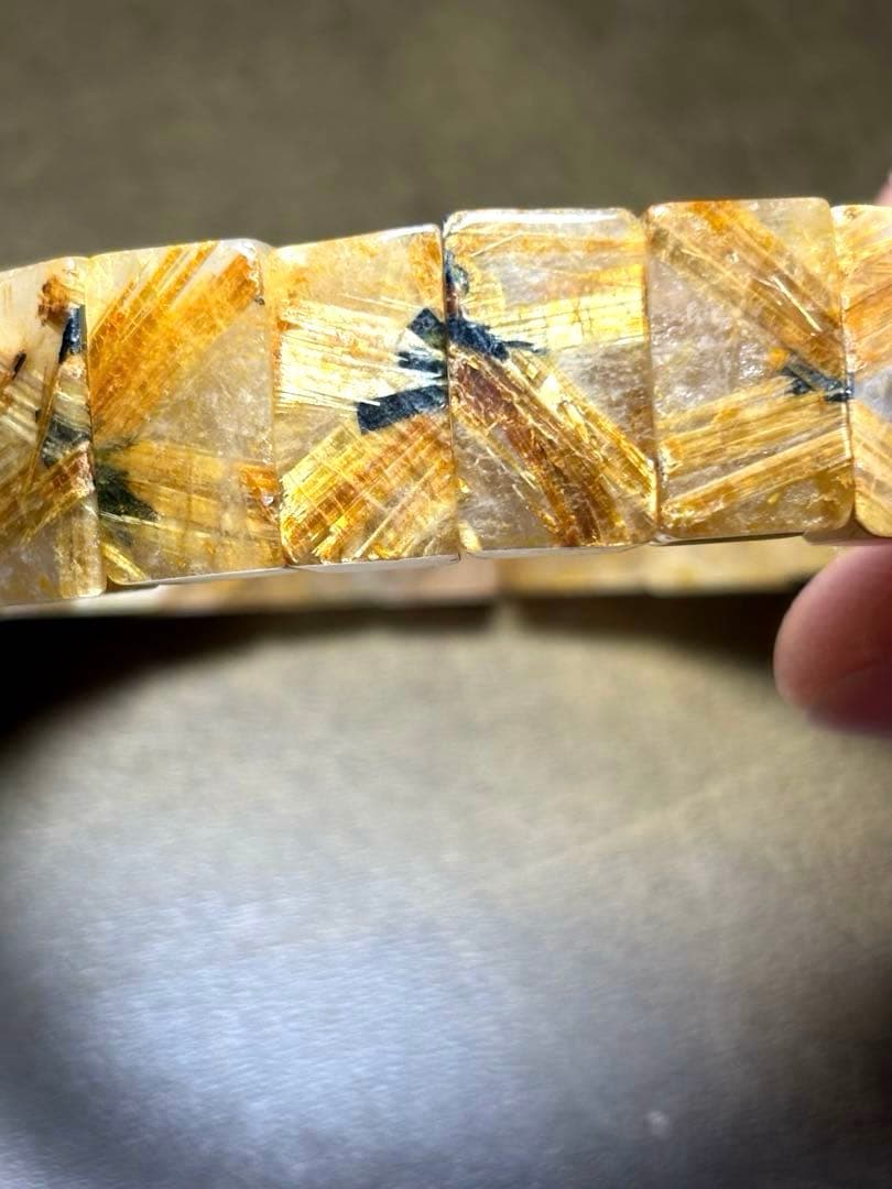 太陽放射タイチンルチル バングル ヘマタイト母岩入り 天然（新品未使用）高品質