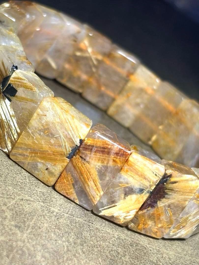 太陽放射タイチンルチル バングル ヘマタイト母岩入り 天然（新品未使用）高品質