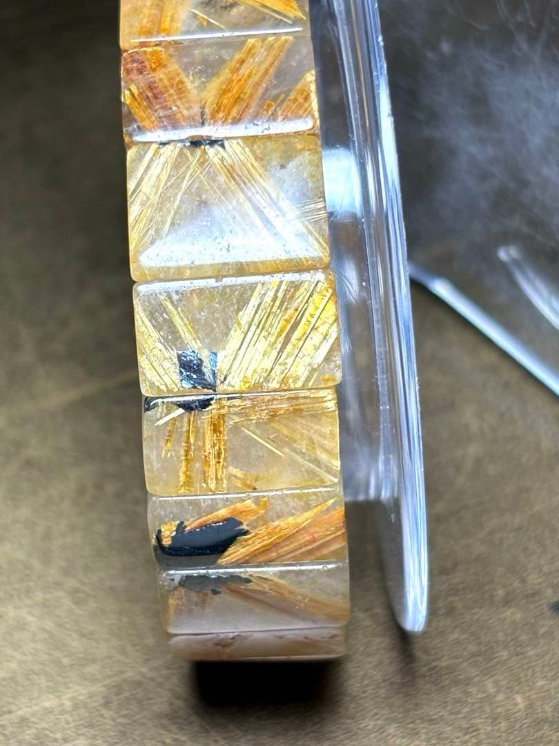 太陽放射タイチンルチル バングル ヘマタイト母岩入り 天然（新品未使用）高品質