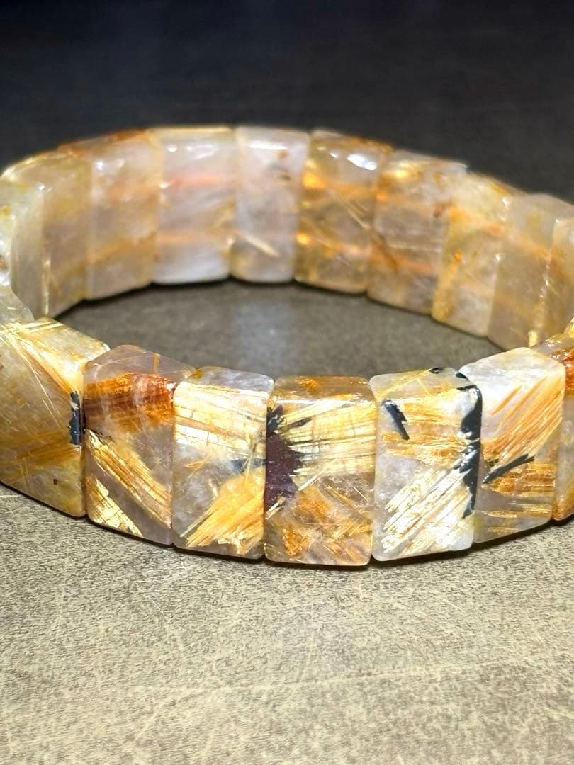 太陽放射タイチンルチル バングル ヘマタイト母岩入り 天然（新品未使用）高品質