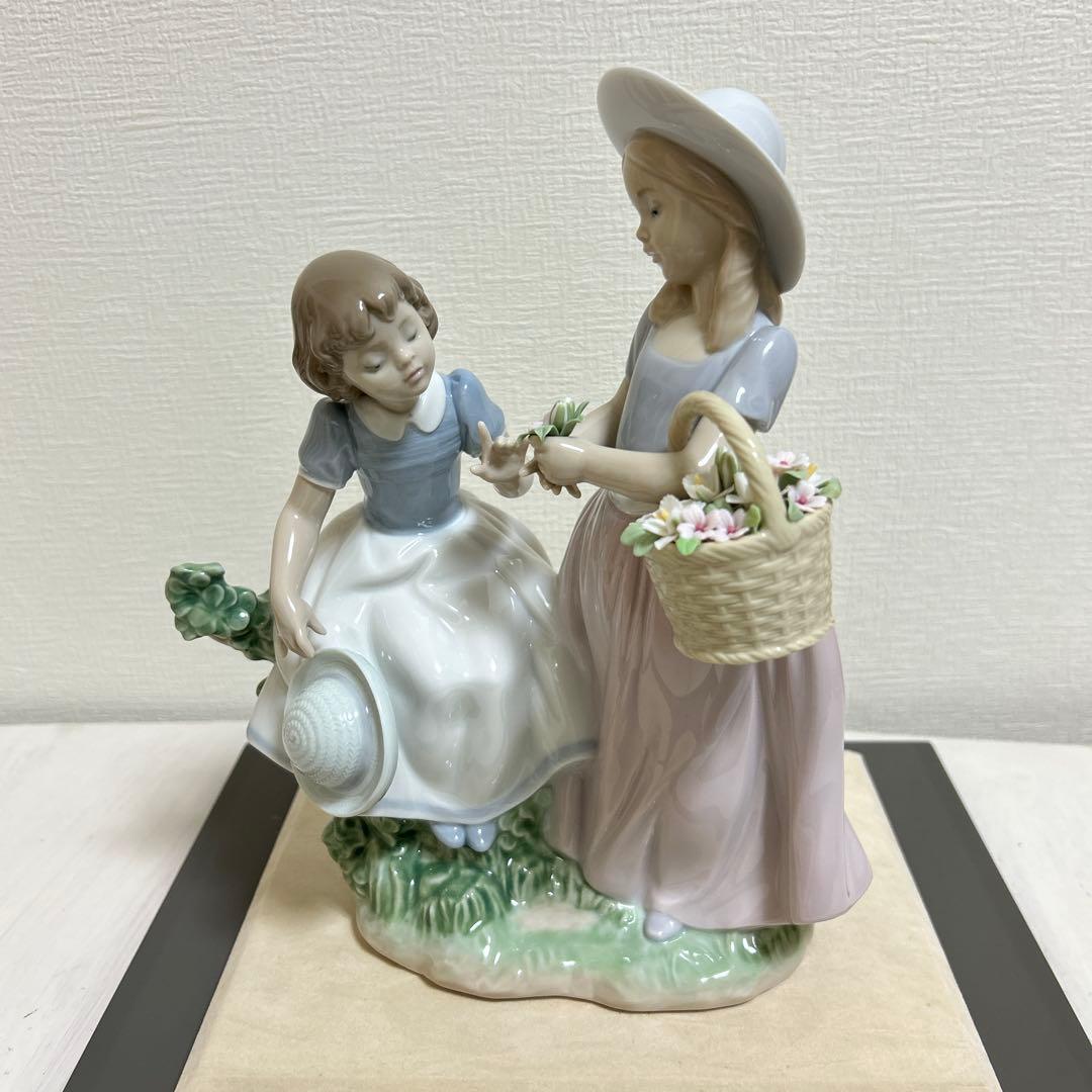 リヤドロLLADRO 「仲良しの二人」　　　　全体的に綺麗！ ガラスケース付き！