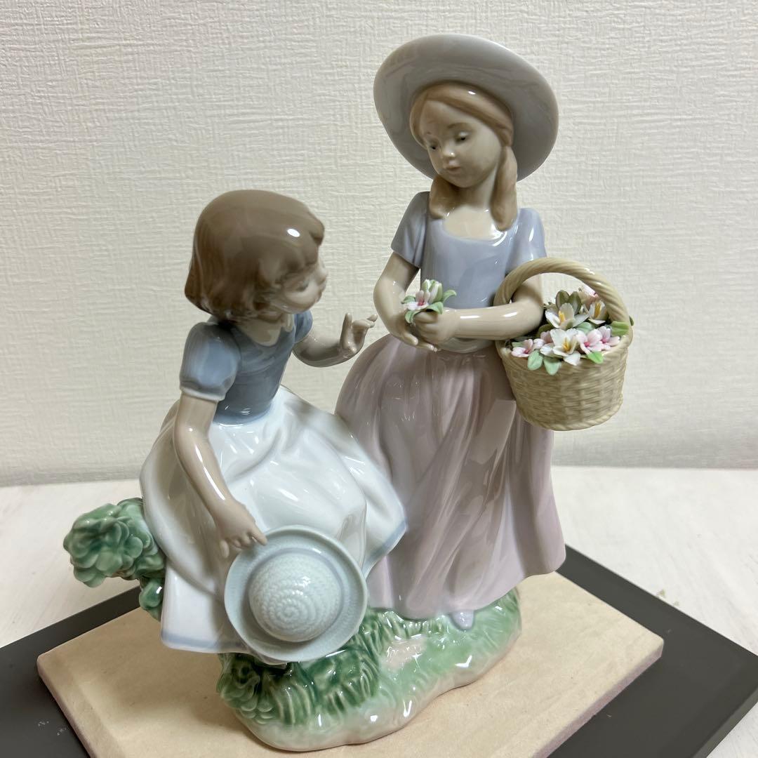 リヤドロLLADRO 「仲良しの二人」　　　　全体的に綺麗！ ガラスケース付き！