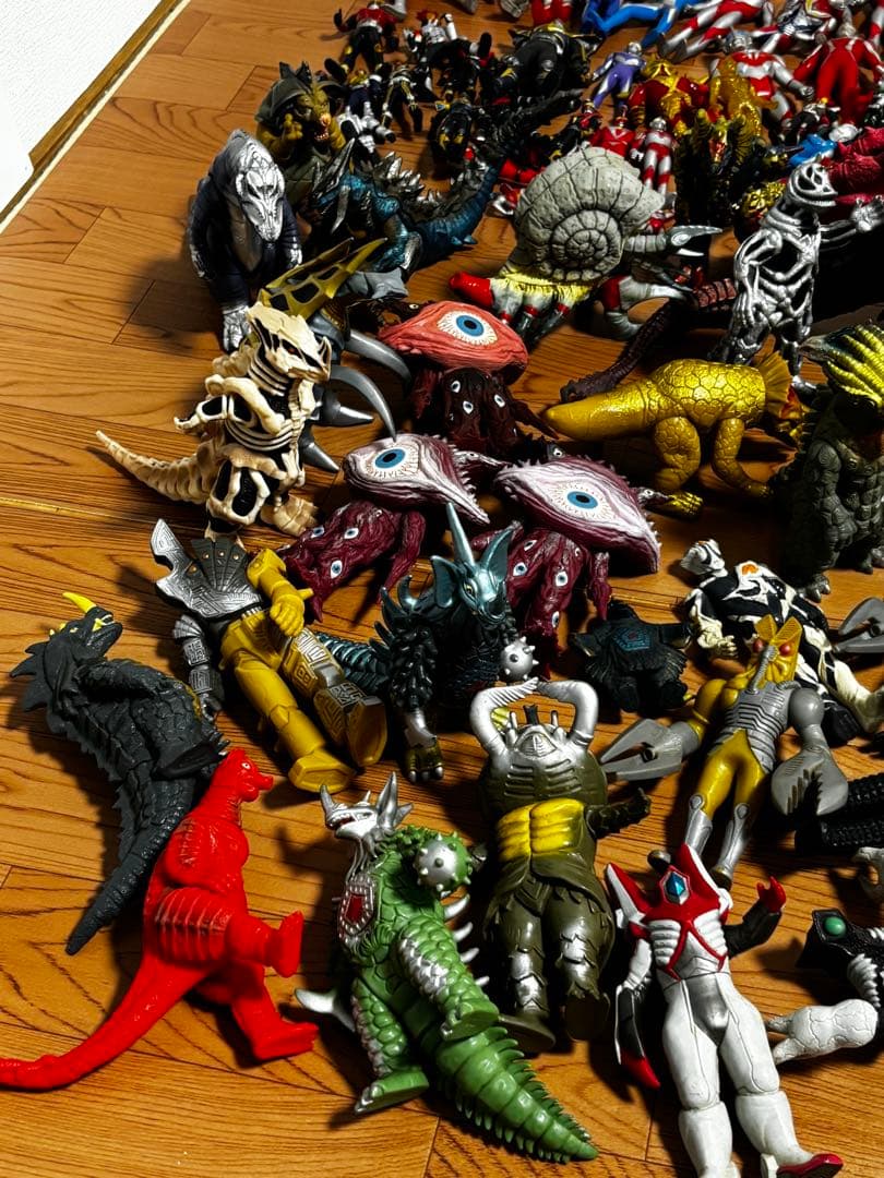 ウルトラマン　ウルトラ怪獣　ソフビ　★１６５個　仮面ライダー　大量　硬質ソフビ