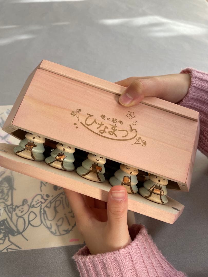 木製雛人形　触れて遊べる　ひな人形　磁石付き　収納付き　簡単片付け可愛い