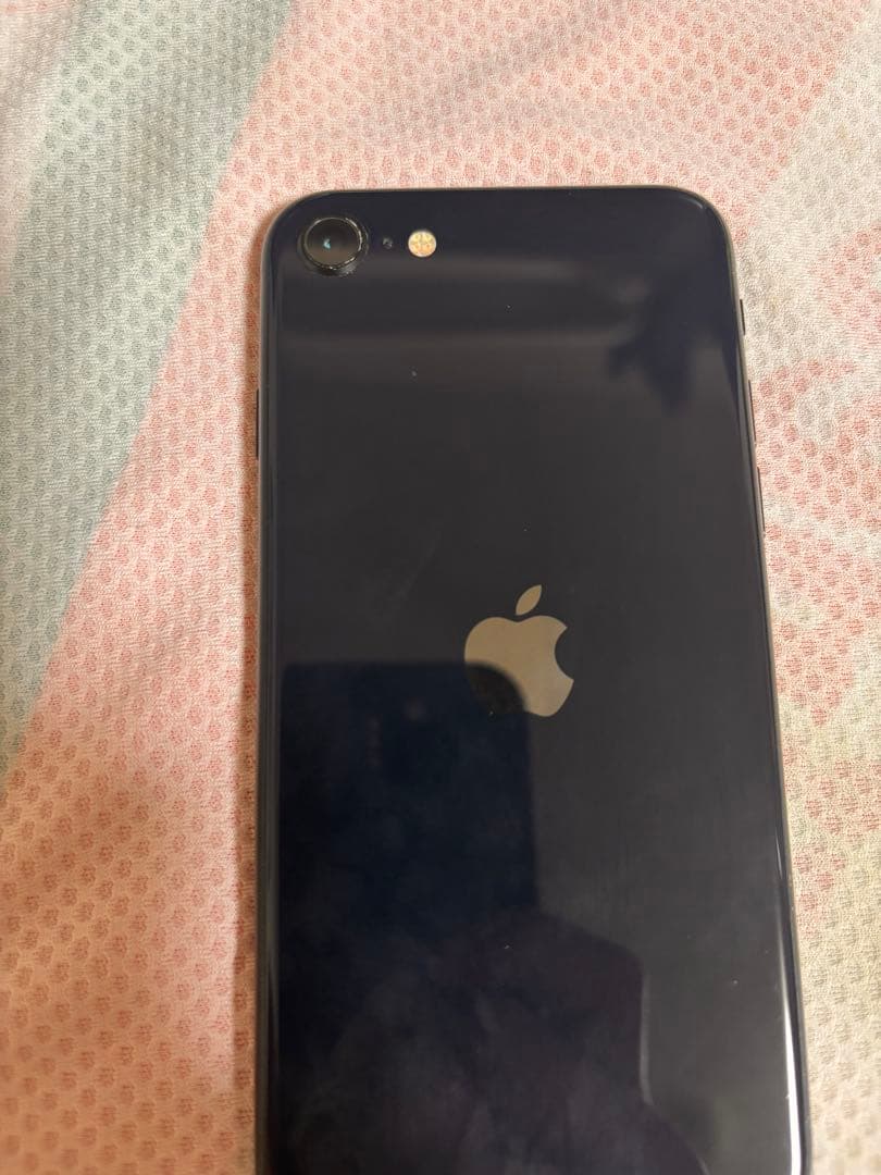 Apple iPhoneSE第三世代64GB、ジャンク品、動作確認済み