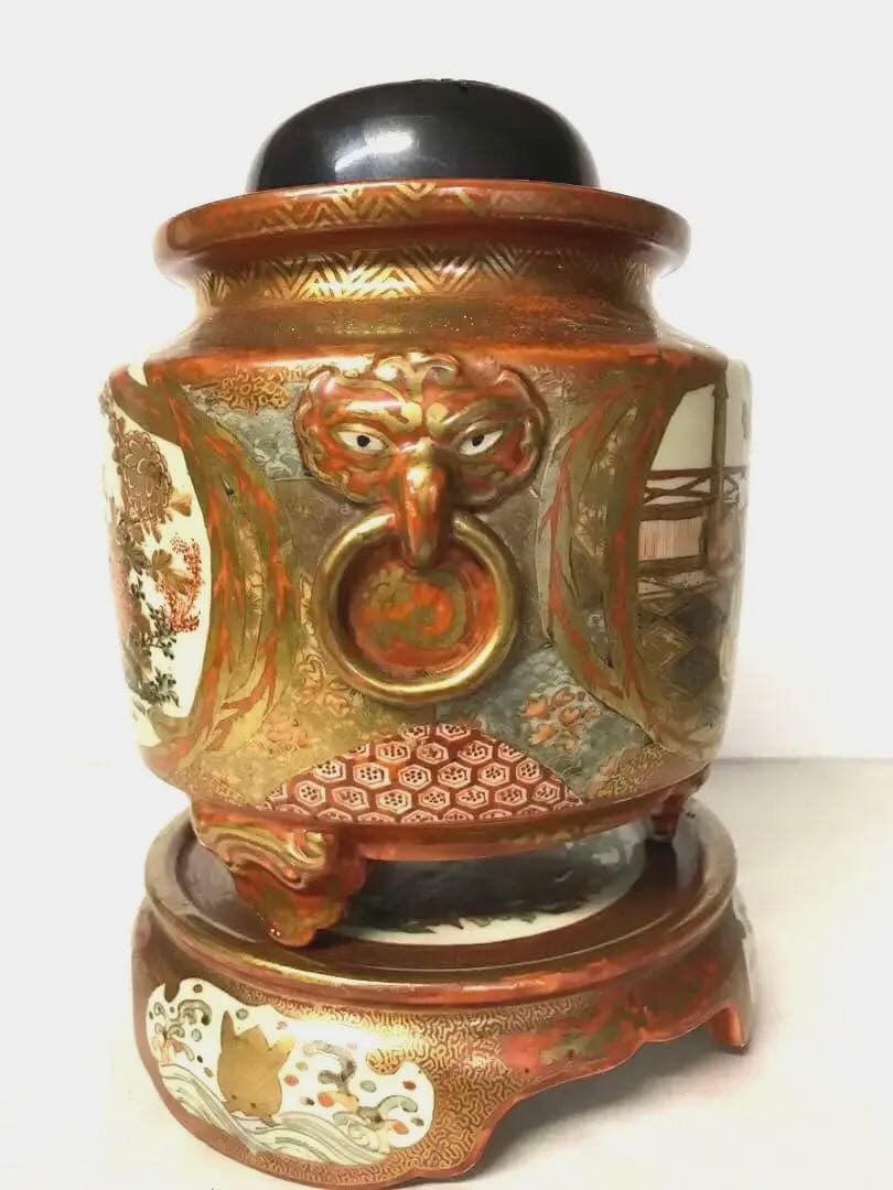 赤絵銀火屋付貴婦人図香炉(注:説明文)