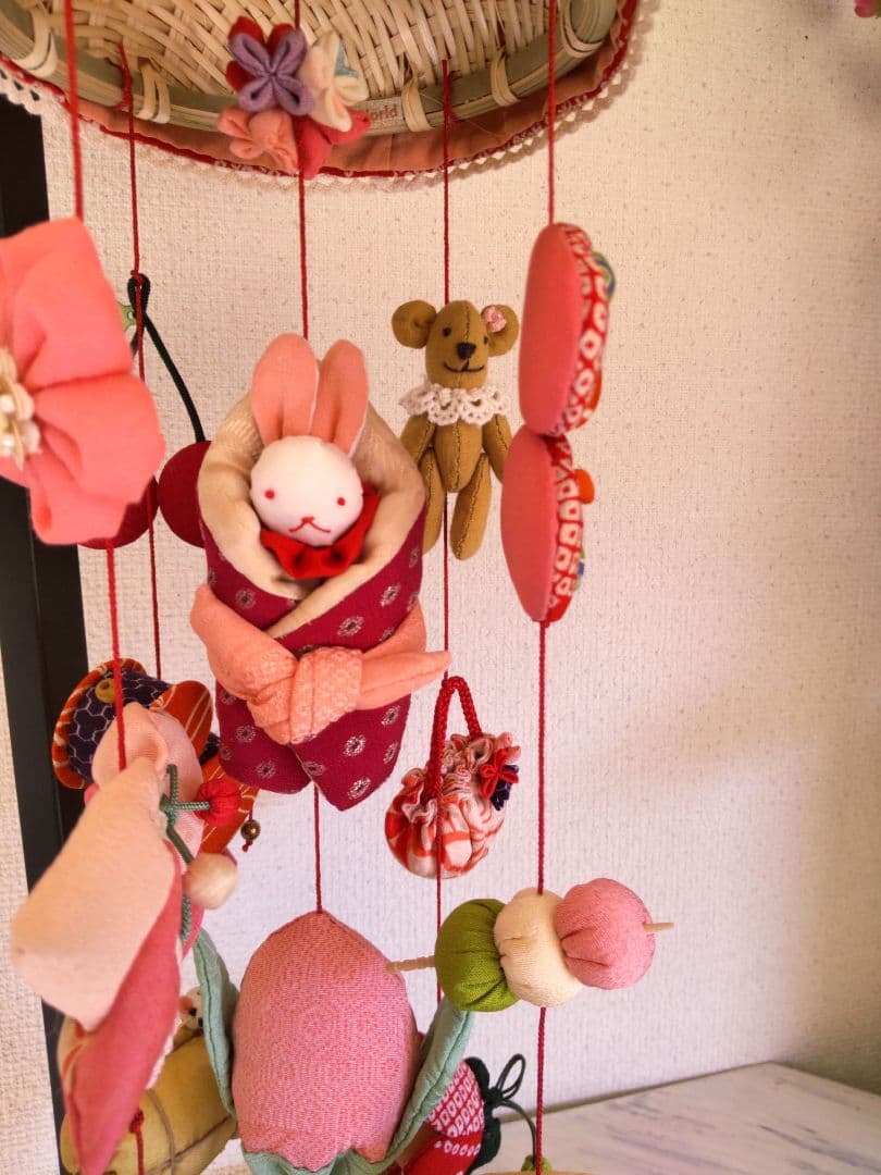 赤 おくるみうさぎの吊るし雛