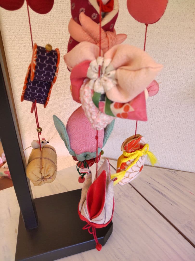 赤 おくるみうさぎの吊るし雛