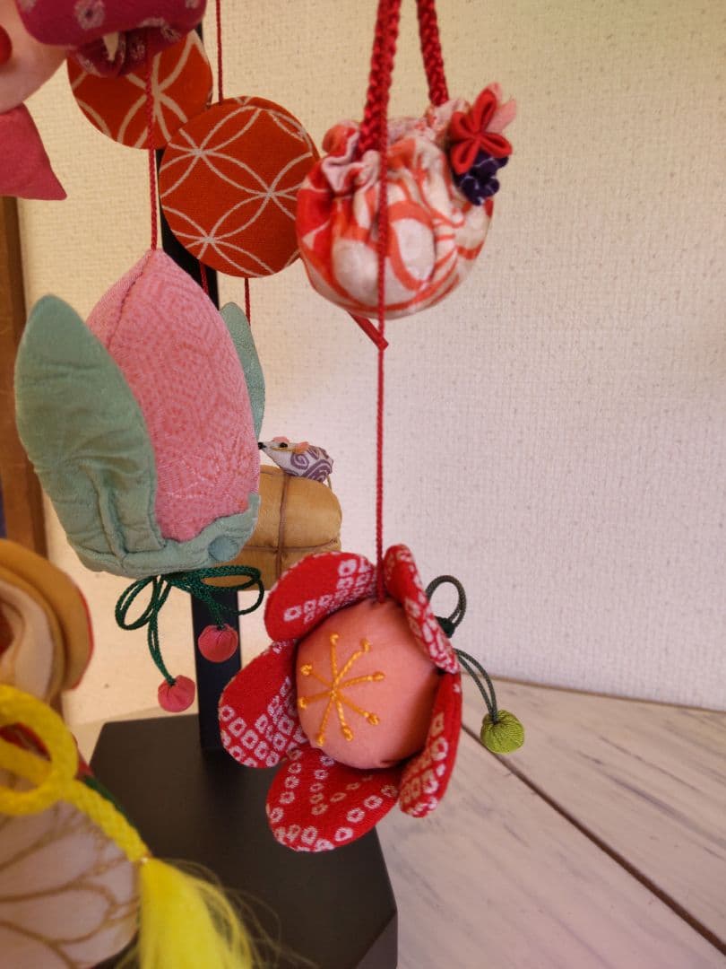 赤 おくるみうさぎの吊るし雛