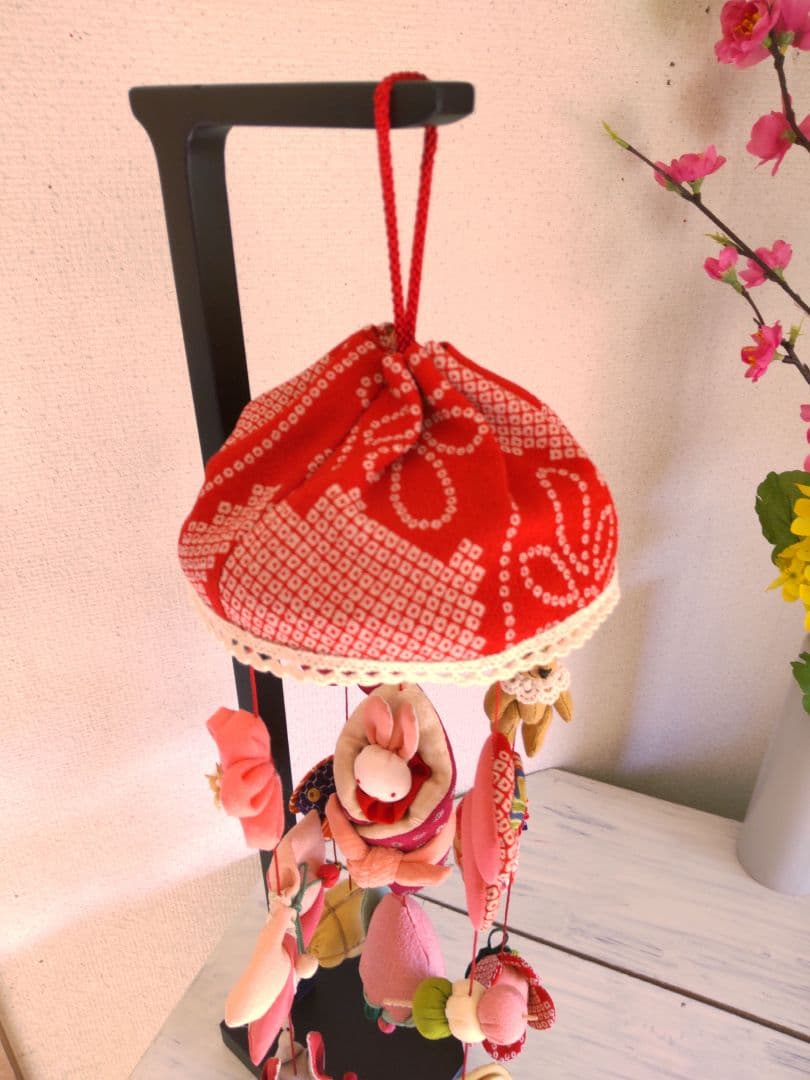 赤 おくるみうさぎの吊るし雛