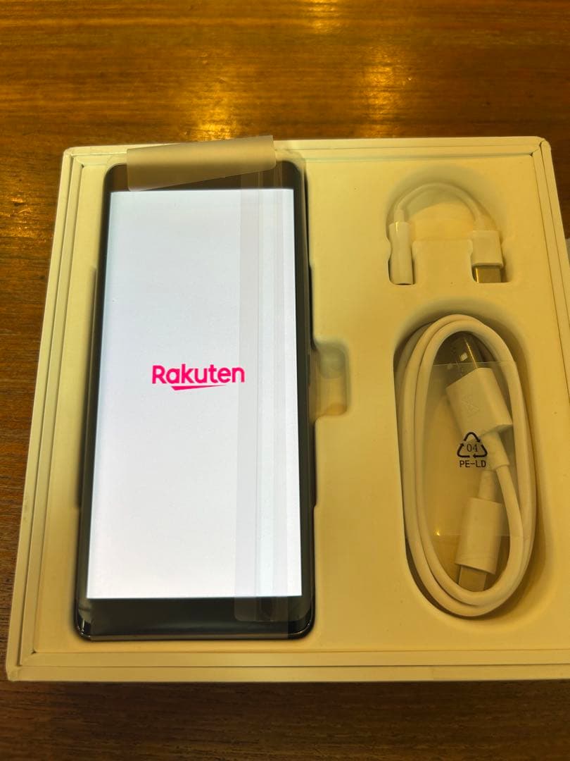 ③Rakuten Hand 5G P780 ブラック　128GB SIMフリー