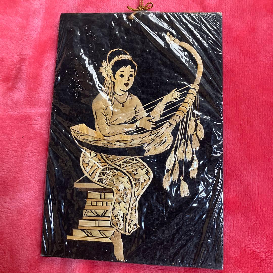 伝統的な木製彫刻 壁掛け