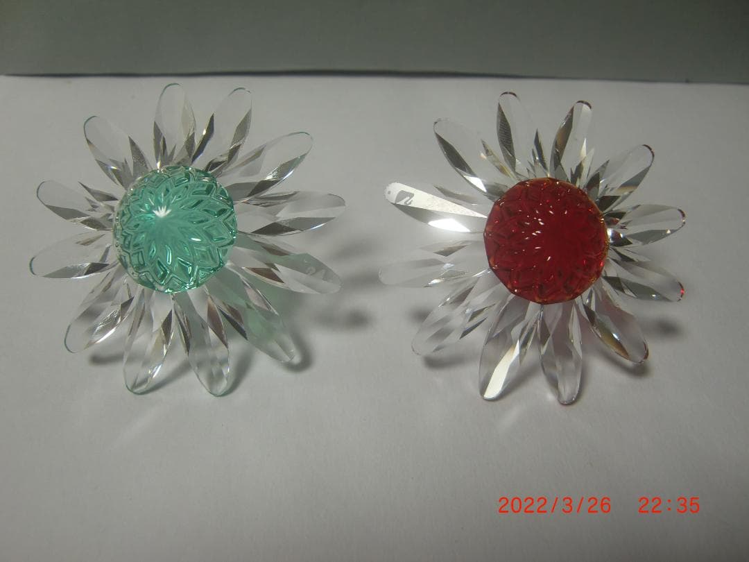 スワロフスキー 　マーガレット２点 (緑・赤)　　クリスタル  S173