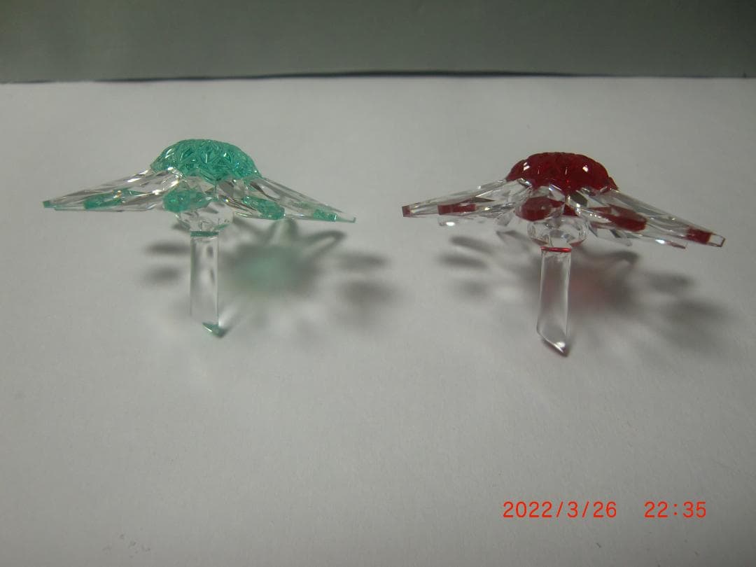 スワロフスキー 　マーガレット２点 (緑・赤)　　クリスタル  S173