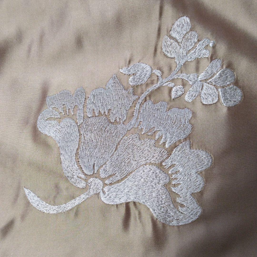 Yves Delorme　イヴドローム　ミニクッション シルク花柄刺繍