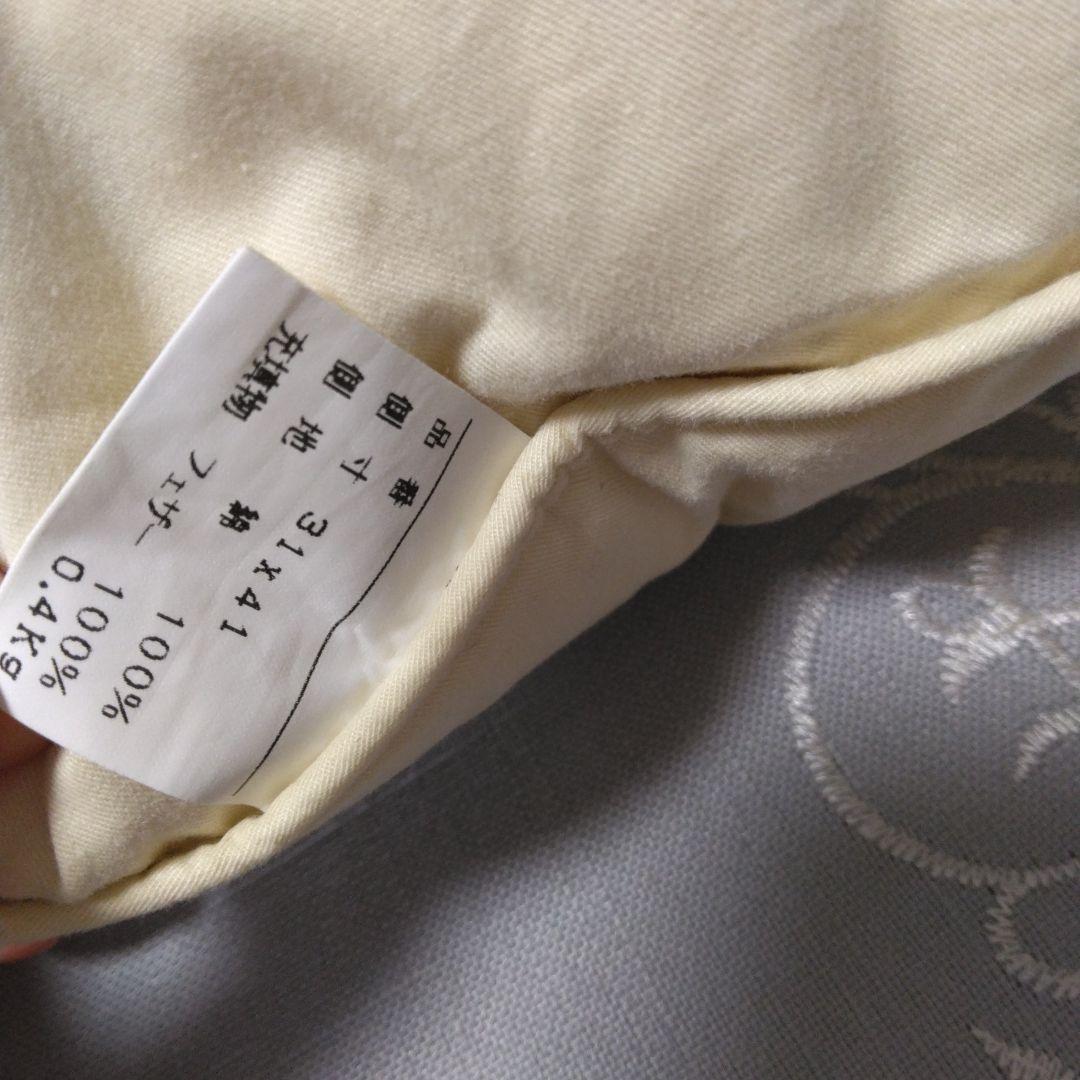 Yves Delorme　イヴドローム　ミニクッション シルク花柄刺繍