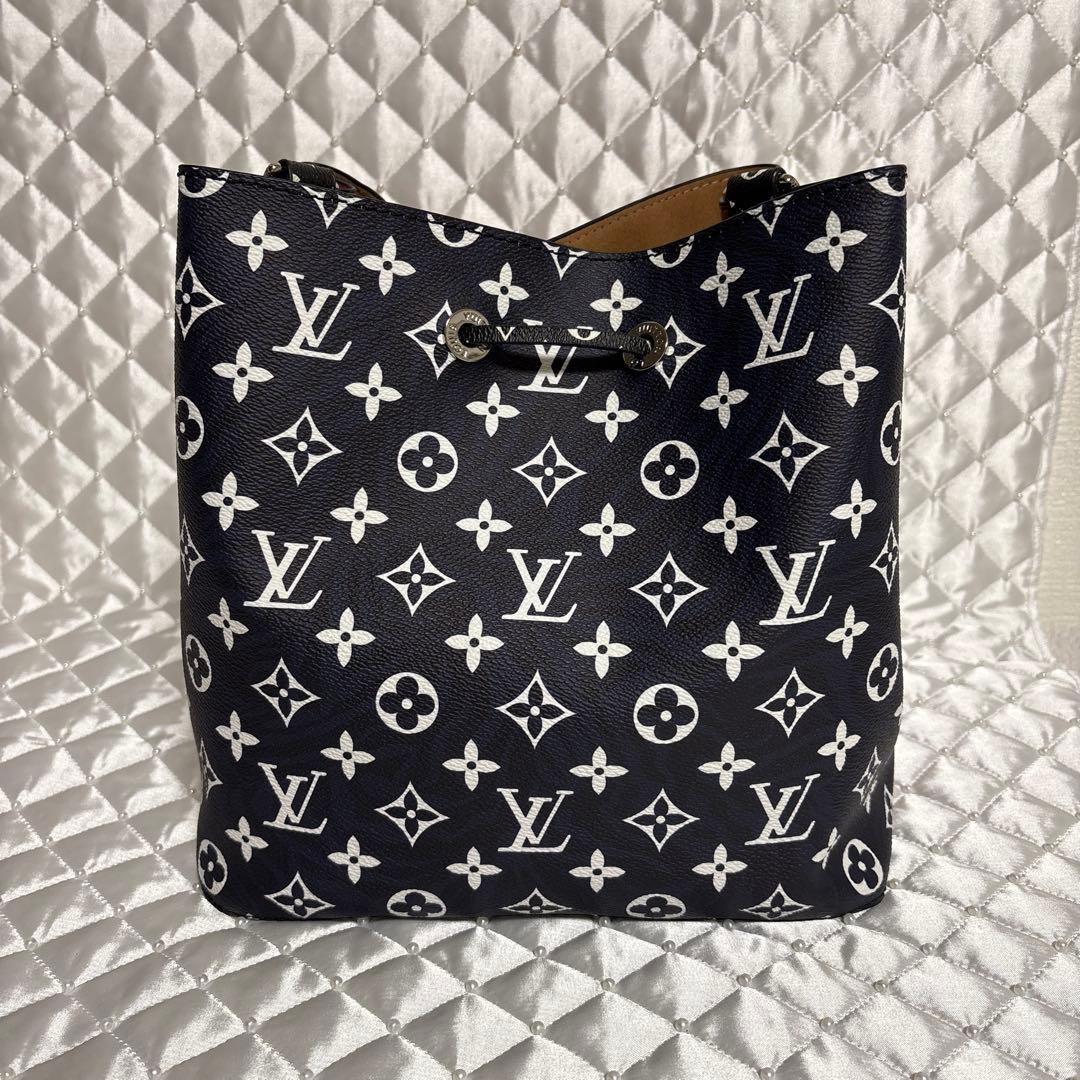 used ＬＶ ノベルティ モノグラム×マルチカラー ショルダーバッグ 斜め掛け