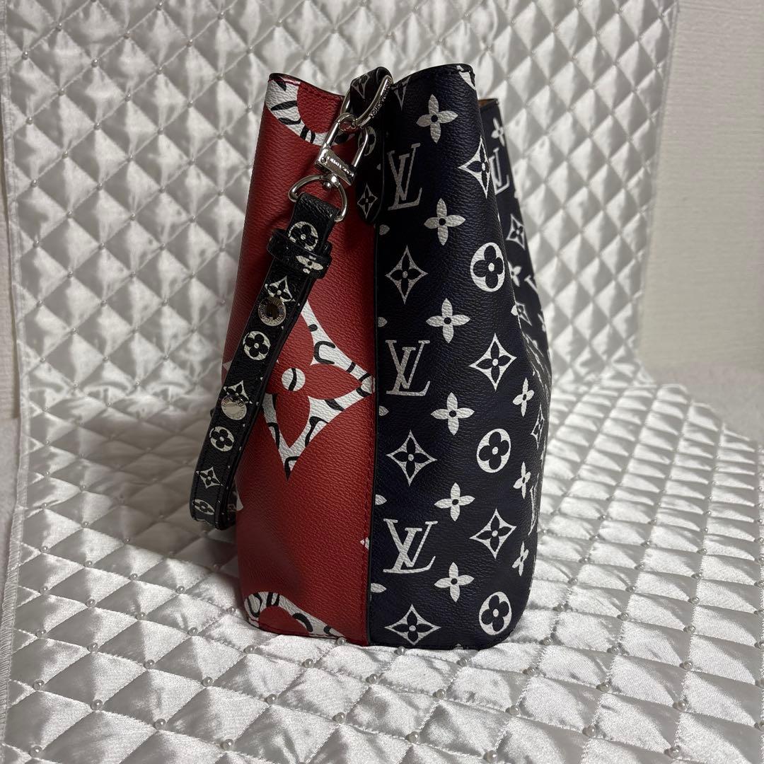 used ＬＶ ノベルティ モノグラム×マルチカラー ショルダーバッグ 斜め掛け