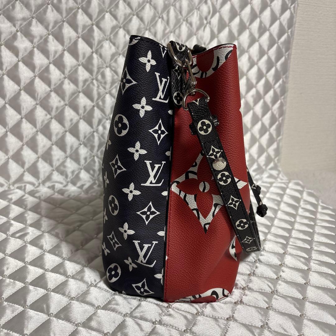 used ＬＶ ノベルティ モノグラム×マルチカラー ショルダーバッグ 斜め掛け