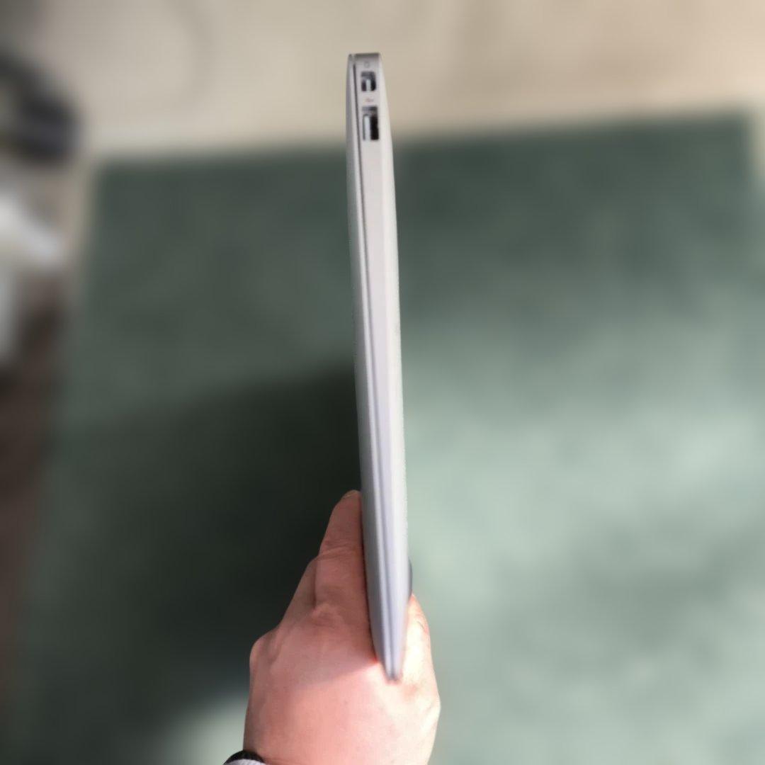 MacBook本体 MacBook Air Mid A1370