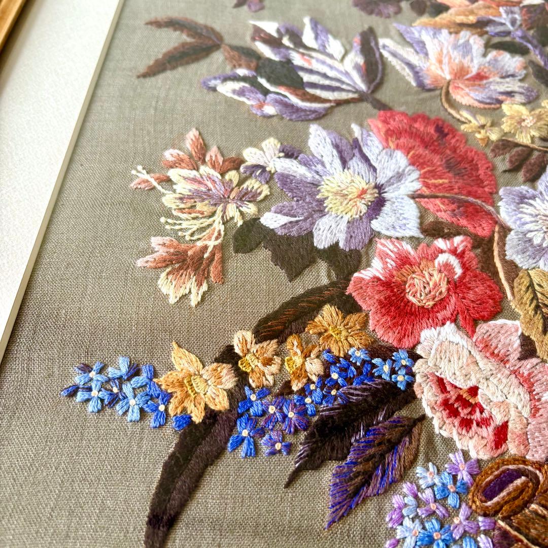 刺繍 花 花束 葉 フレーム 額 額入り ハンドメイド 花瓶 バラ クラシカル