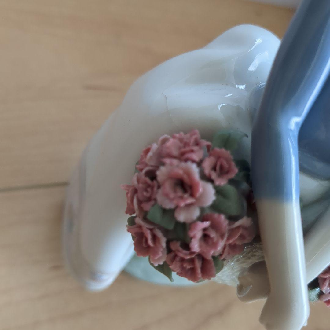 リヤドロ　5月の花を持つ女性（スペシャルバージョン）