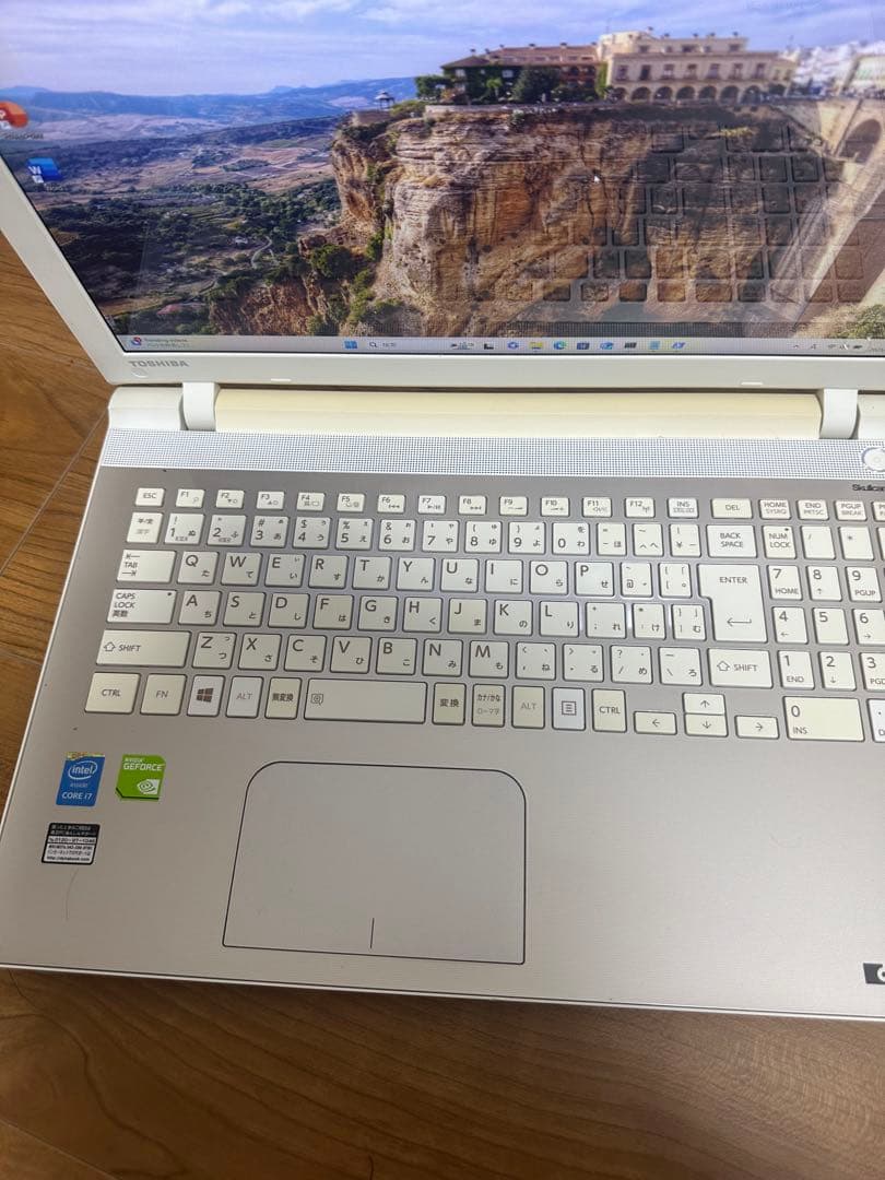 東芝 AB65/RGSD i7 SSD256GB GeForce 930M