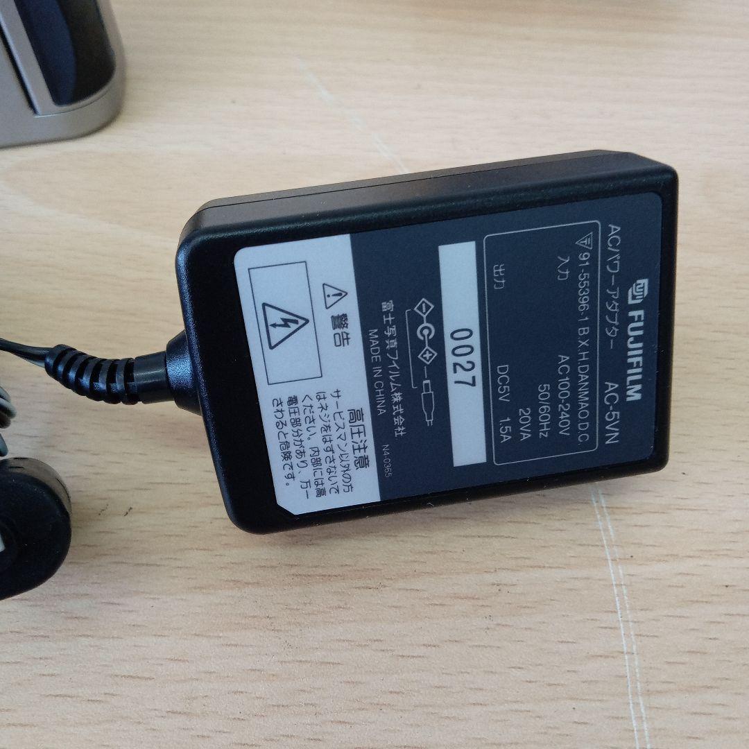 Fujifilm FinePix 4900Z デジタルカメラ動作未確認未清掃