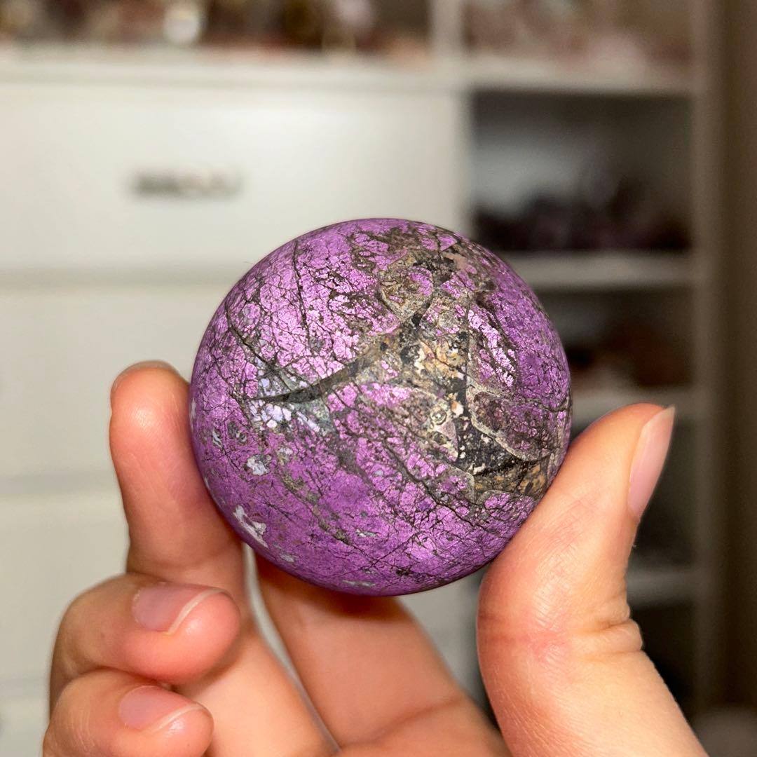 43.3ミリ パープライト スフィア シラー レア 天然石 置物 138g