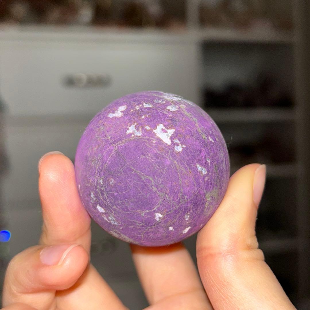 43.3ミリ パープライト スフィア シラー レア 天然石 置物 138g