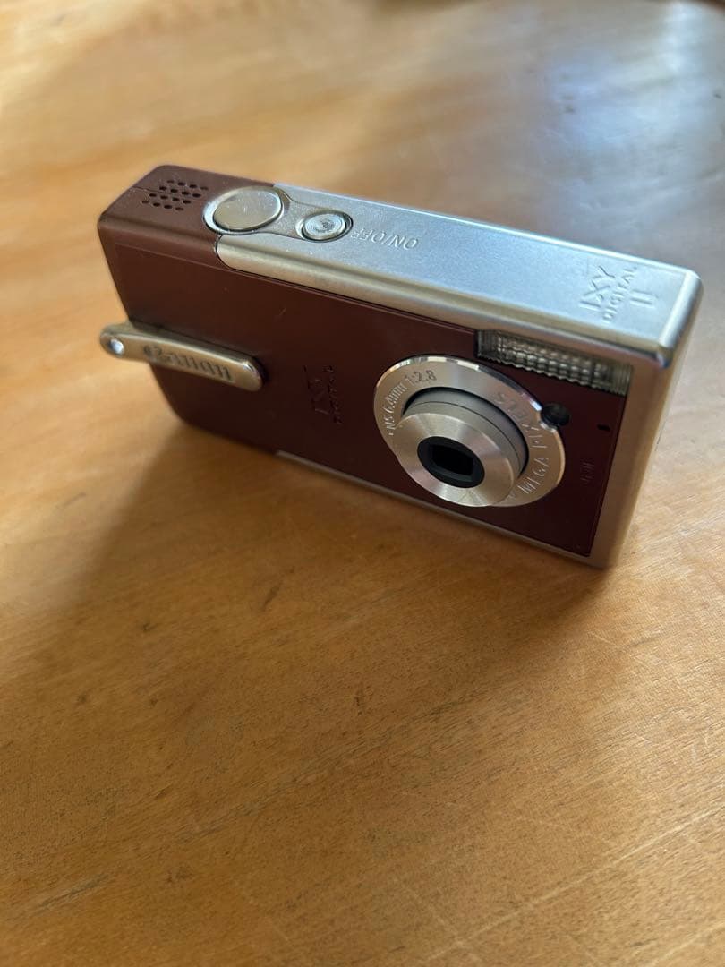 Canon IXY DIGITAL4.0メガピクセル　デジタルカメラ充電器セット