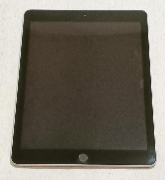 Apple iPad 第6世代 128GB スペースグレイ