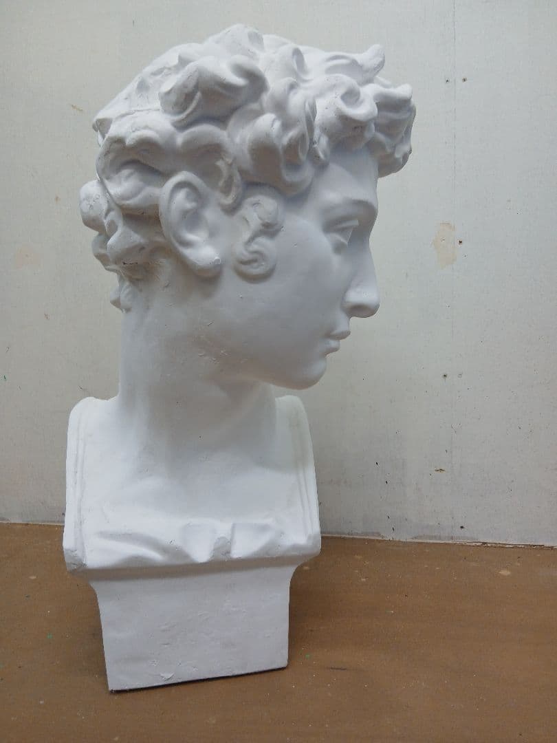 ほし。メディチ首像　高さ60cm。