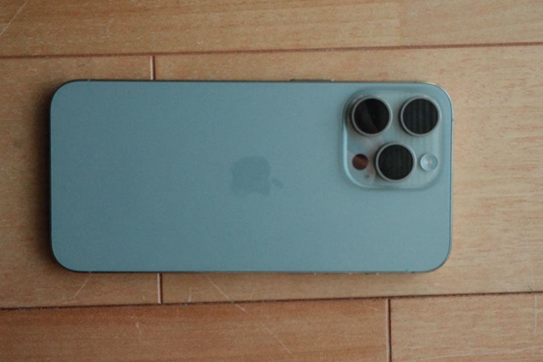 iPhone 15 pro max 256GB 箱有り　ひび割れあり