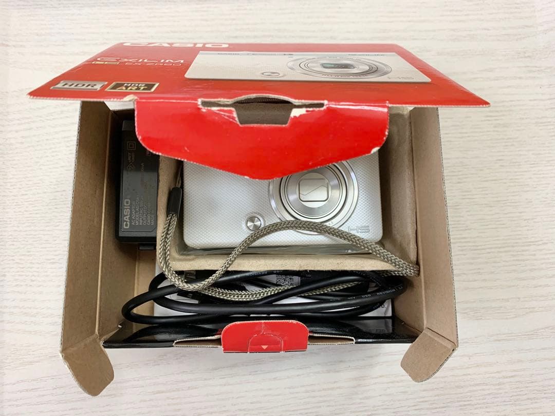 デジタルカメラ CASIO HIGH SPEED EXILIM EX-ZR60WE