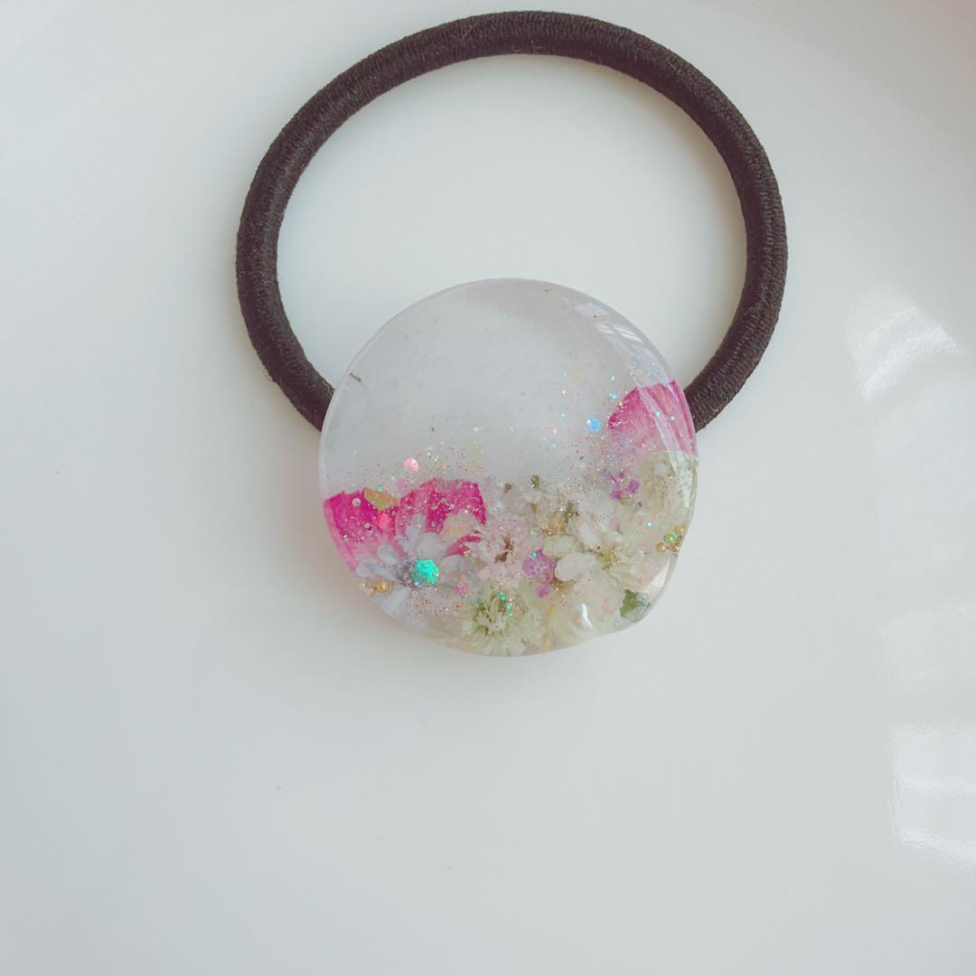 レジンヘアゴム バラ　冬　雪　華やか　かすみ草