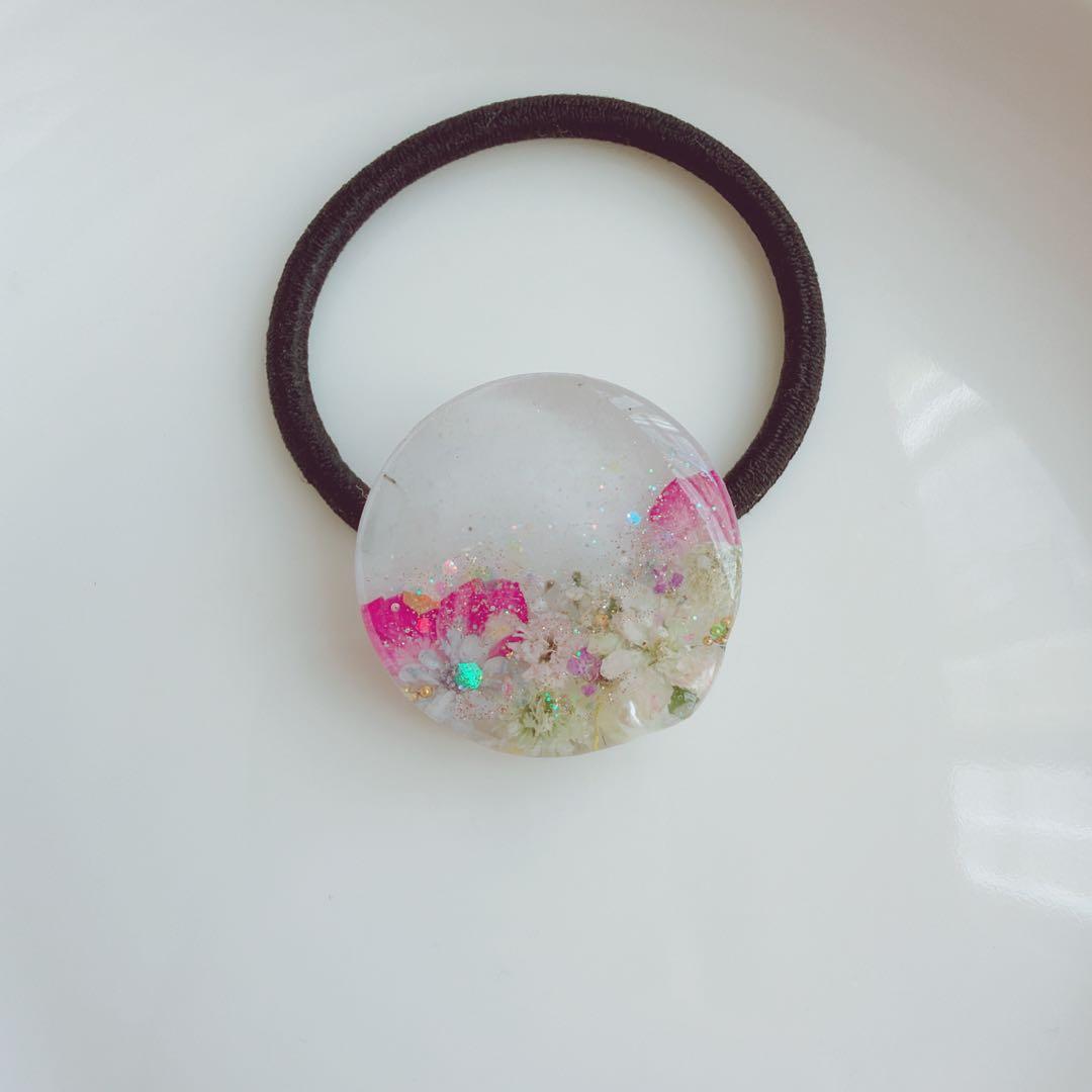 レジンヘアゴム バラ　冬　雪　華やか　かすみ草