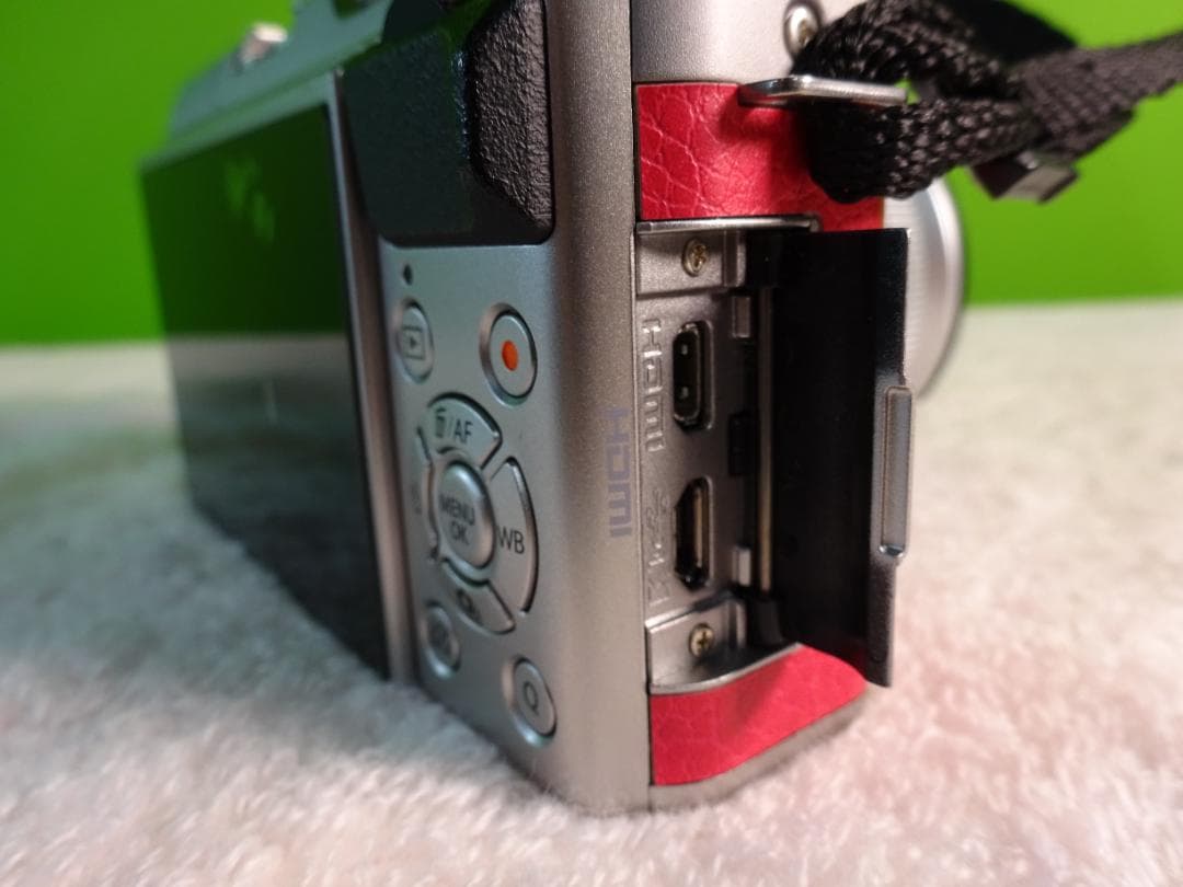 Fujifilm X-A3 ミラーレスカメラ シルバー/レッド　動作品