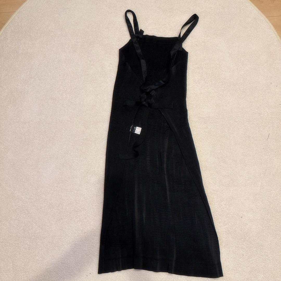 アイムプロダクト イッセイミヤケ黒プリーツエプロン