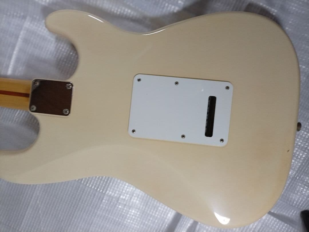 紅*中様 フェンダー メキシコ　ストラトキャスター レフティ　エレキギター