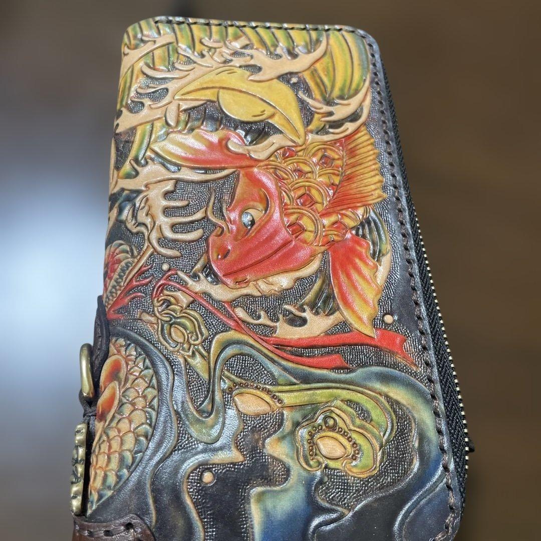 ドラゴン彫刻レザー長財布極美品