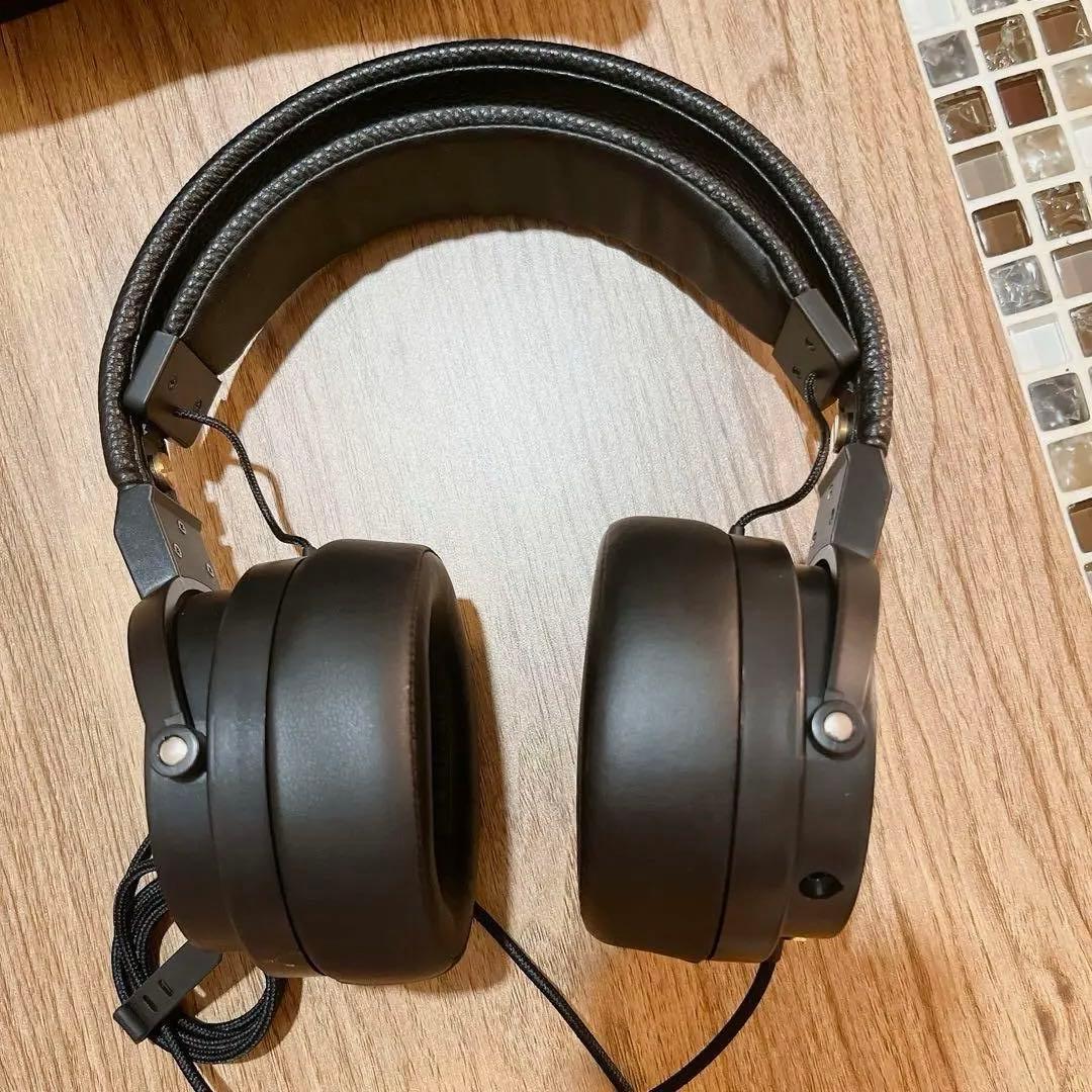 大特価‼️ゲーミングヘッドセット ブラック レッド レザー収納ケース付き✨