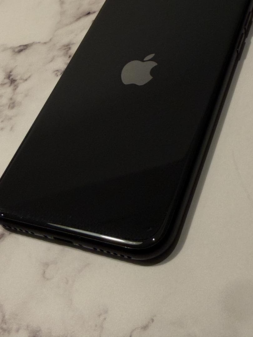 iPhone SE (第2世代) ブラック 84%
