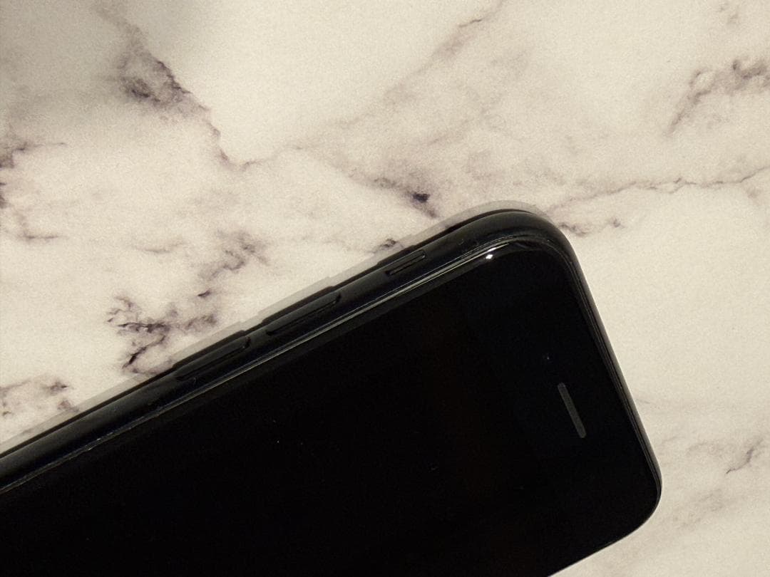 iPhone SE (第2世代) ブラック 84%