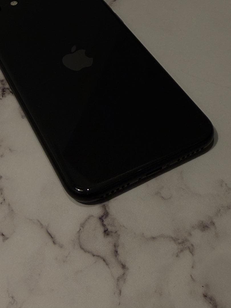 iPhone SE (第2世代) ブラック 84%