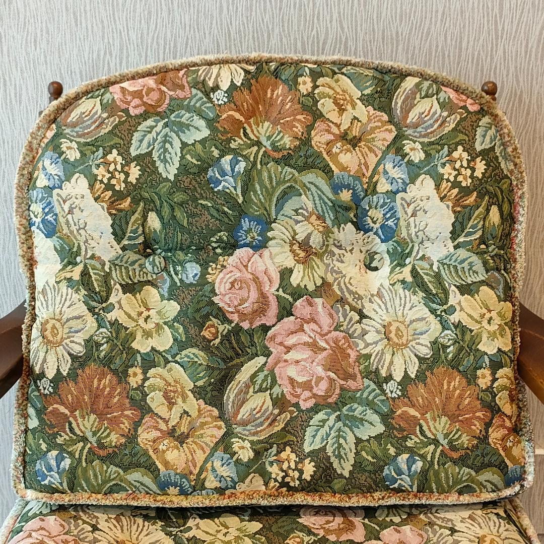 飛騨産業　アームチェア　花柄　キツツキ　穂高　一人掛けソファ