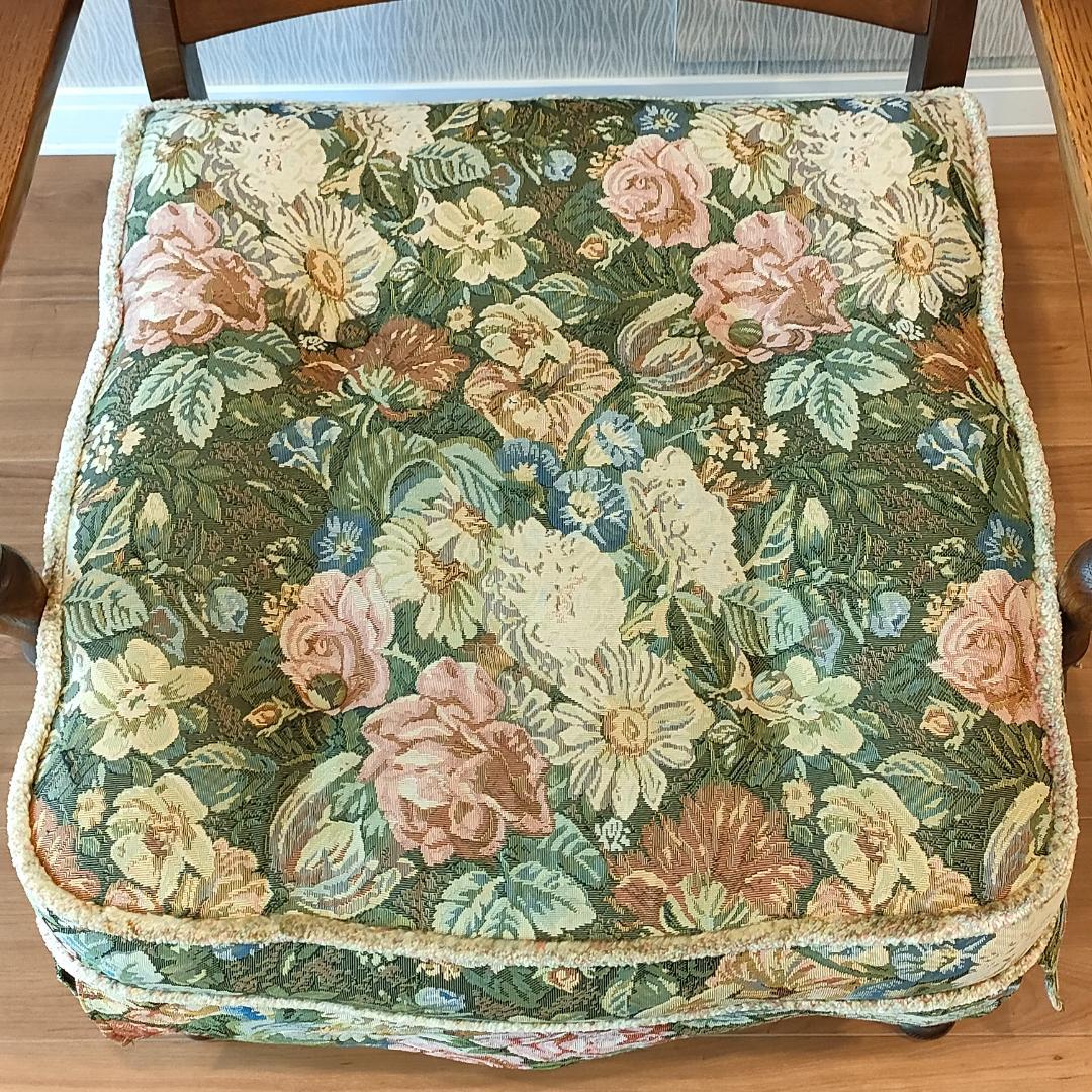 飛騨産業　アームチェア　花柄　キツツキ　穂高　一人掛けソファ